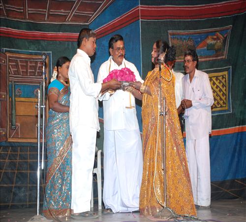 2010-Drama-Engal Veetu Maharani-14