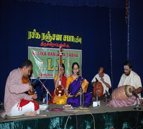 2010-Vocal-Gayathri Vengataraghavan-05