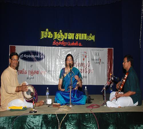 Gallery-2011-Vocal-Amirtha Venkatesh-AMIRTHAVENKATESHG1