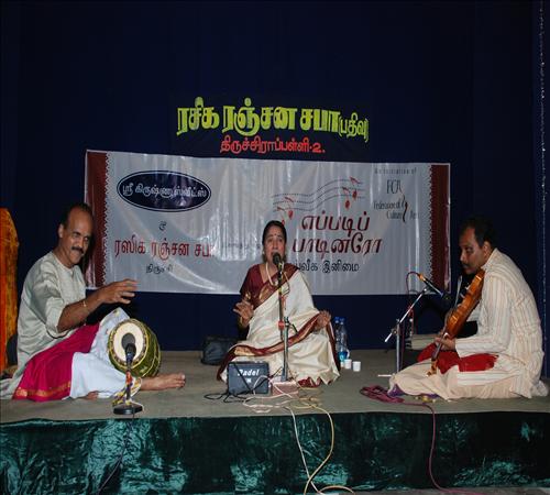 Gallery-2011-Vocal-Dr.Subashini Parthasarathi-04