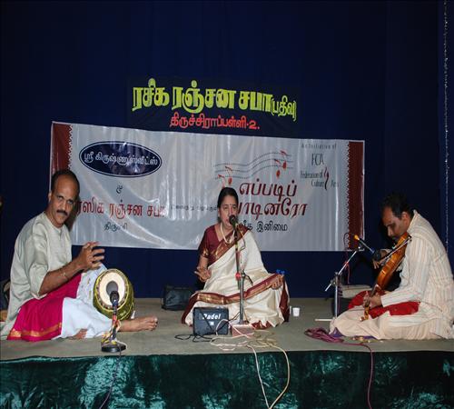 Gallery-2011-Vocal-Dr.Subashini Parthasarathi-06