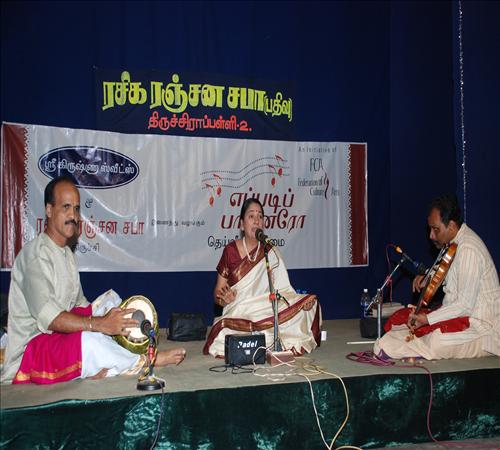 Gallery-2011-Vocal-Dr.Subashini Parthasarathi-08