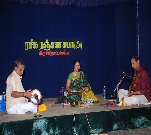 Gallery-2011-Vocal-Poornima Krishnan-06