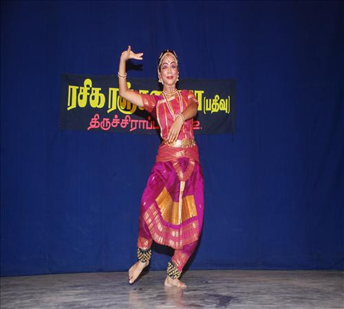 Gallery-2012-Dance-R Krithika-01