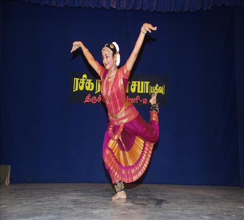 Gallery-2012-Dance-R Krithika-02