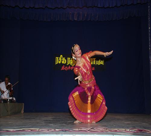 Gallery-2012-Dance-R Krithika-04