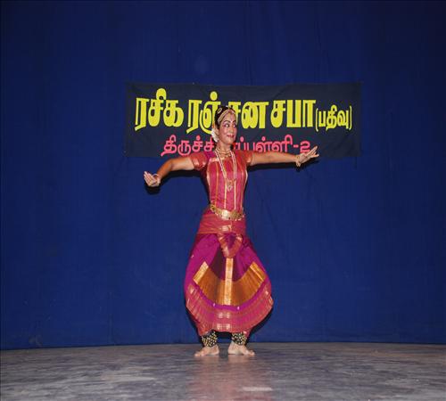 Gallery-2012-Dance-R Krithika-06