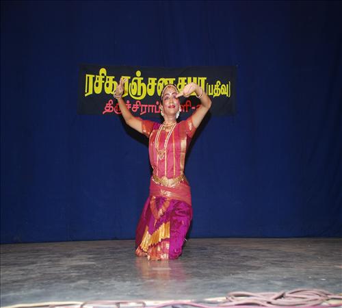 Gallery-2012-Dance-R Krithika-07