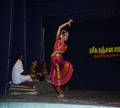 Gallery-2012-Dance-R Krithika-10