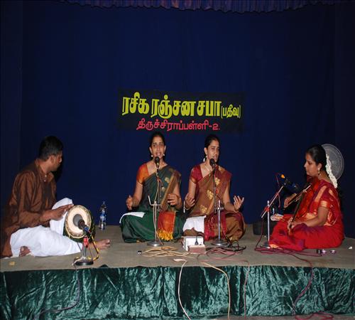 Gallery-2012-Vocal-Archana  Aarthi-08