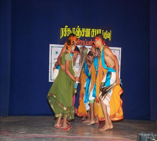 Gallery-2013-Folk Dance-13