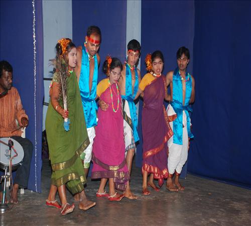 Gallery-2013-Folk Dance-14