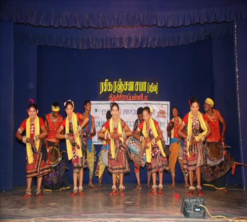 Gallery-2013-Folk Dance-21