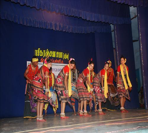 Gallery-2013-Folk Dance-38