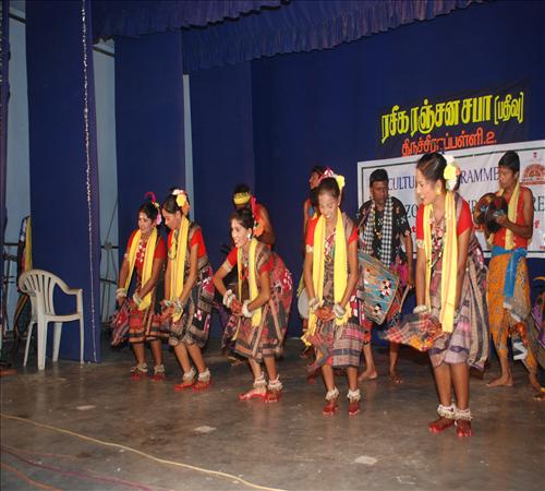 Gallery-2013-Folk Dance-39